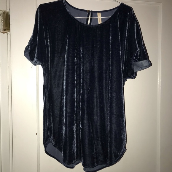 Velvet short sleeve shirt - Picture 2 of 3